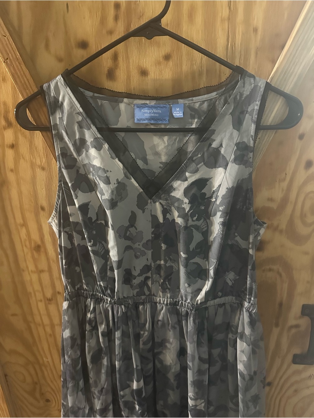 Simply Vera Vera Wang Gray Floral V-Neck Gathered Waist Dress